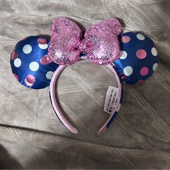 Disneyland Resort Other - Minnie Mouse Ears Sequin Bow Polka Dot Headband